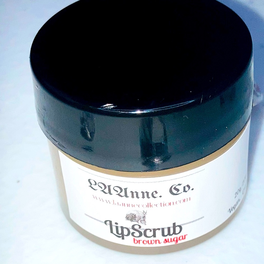 LipScrub. Moisturizing. Brown Sugar.